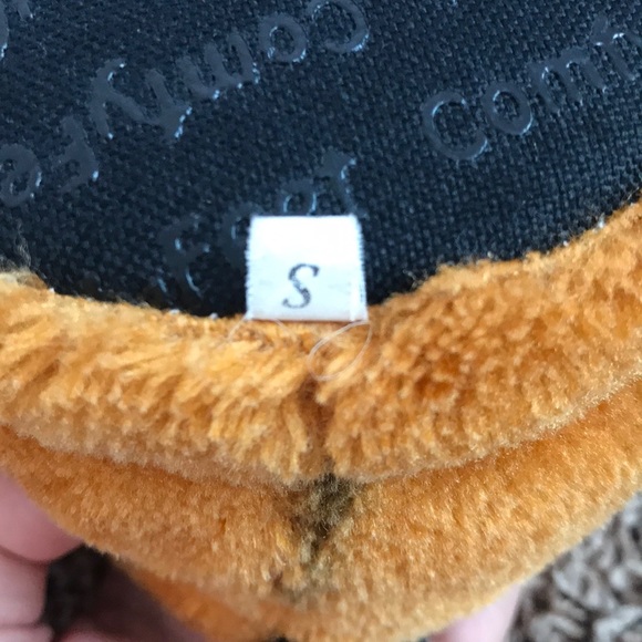 Shark Tank Happy Feet Tiger Slippers - Picture 4 of 4